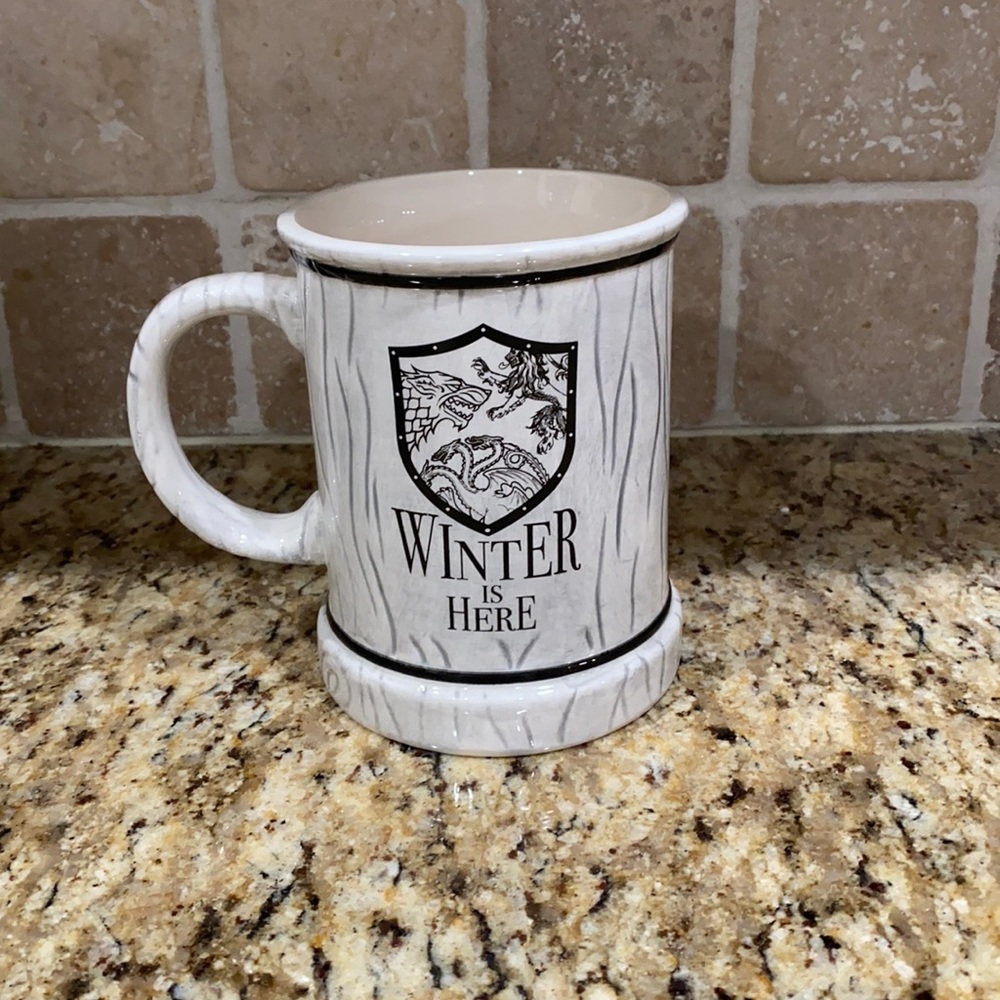 Game of Thrones Winter is Here ceramic mug. 5 1/2” high🖤
